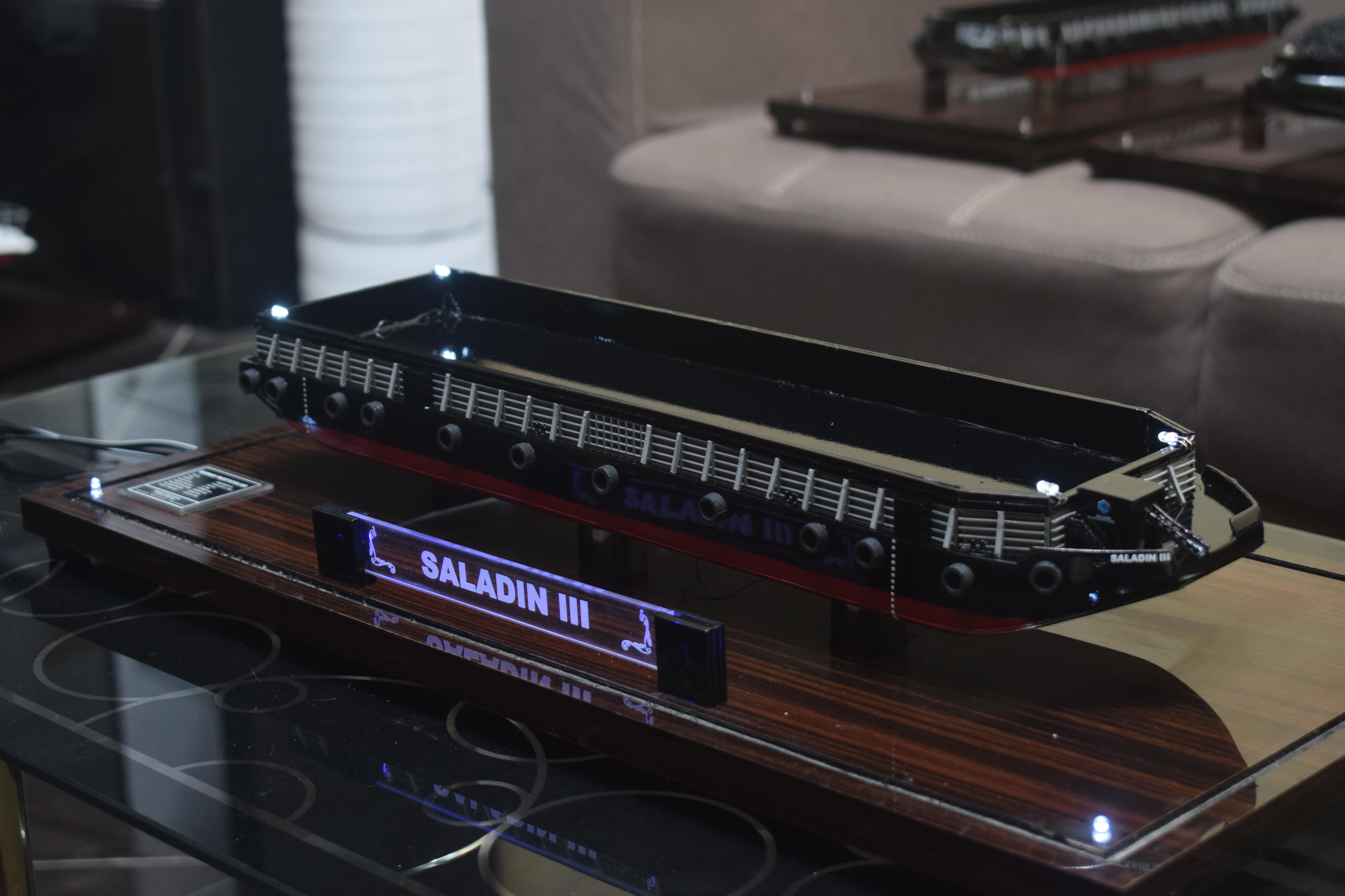 Kapal Tongkang Saladin