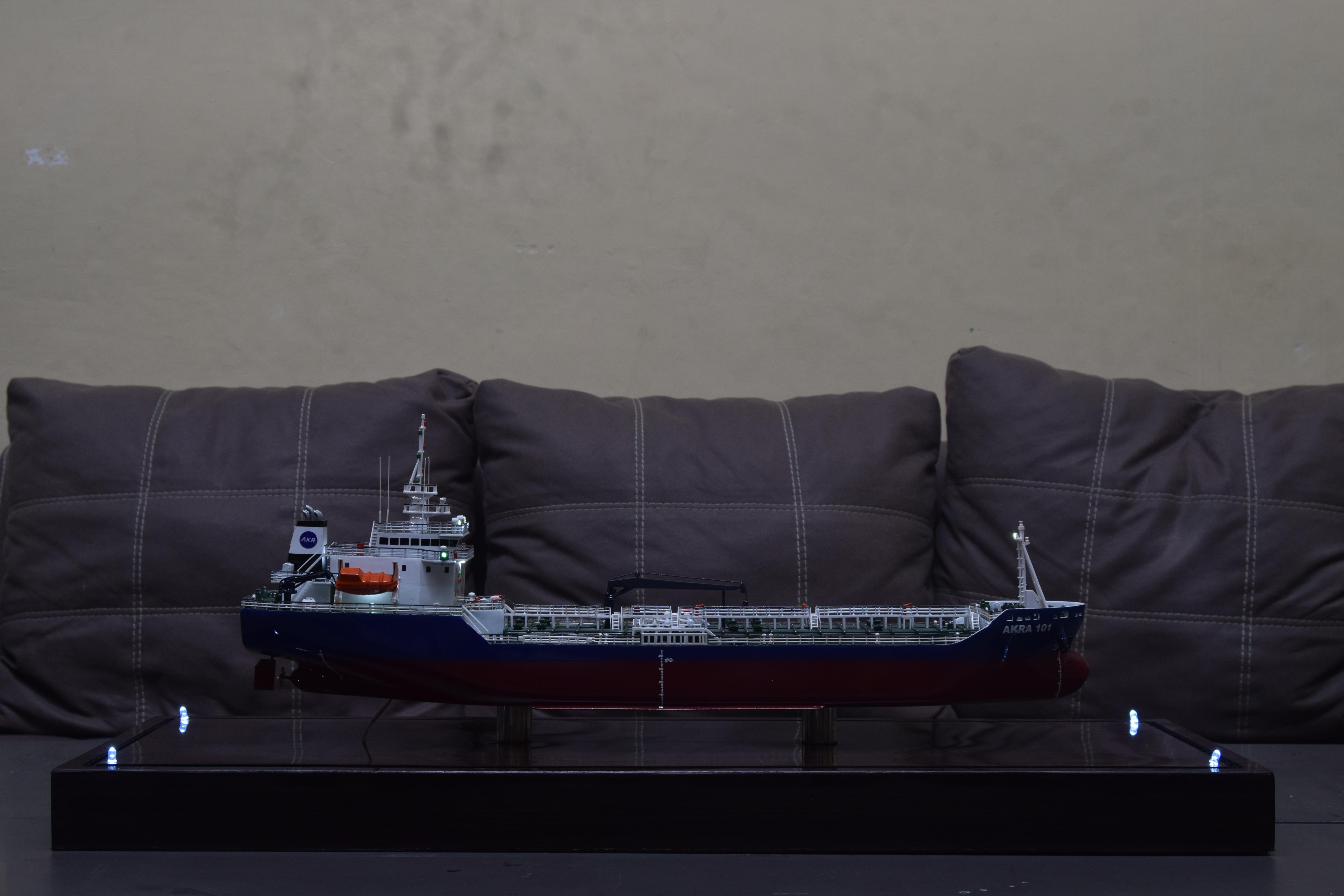 Kapal Tanker Akra 01