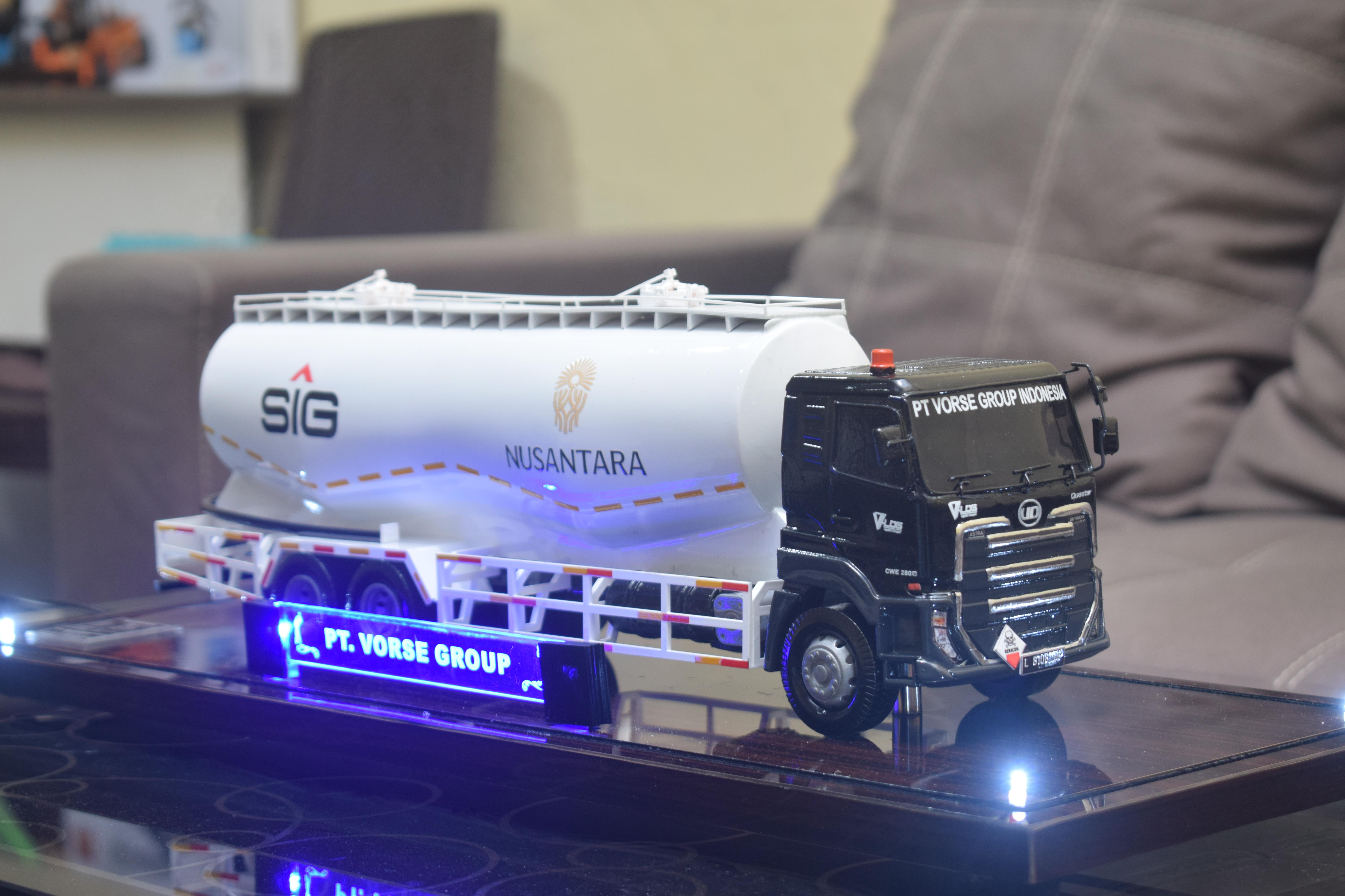 Truk Tanki Semen PT Vorse