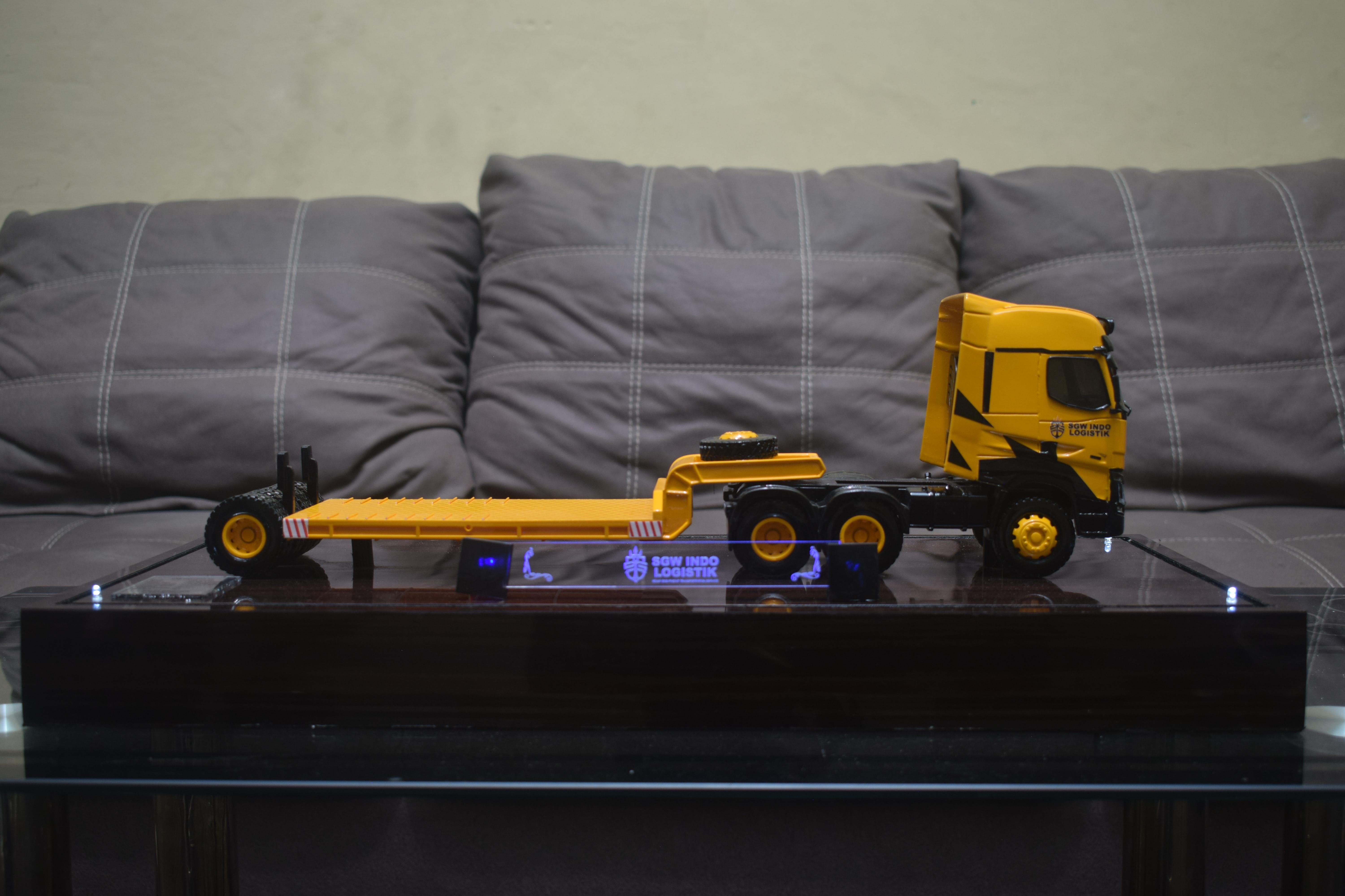 TRUK LOWBED