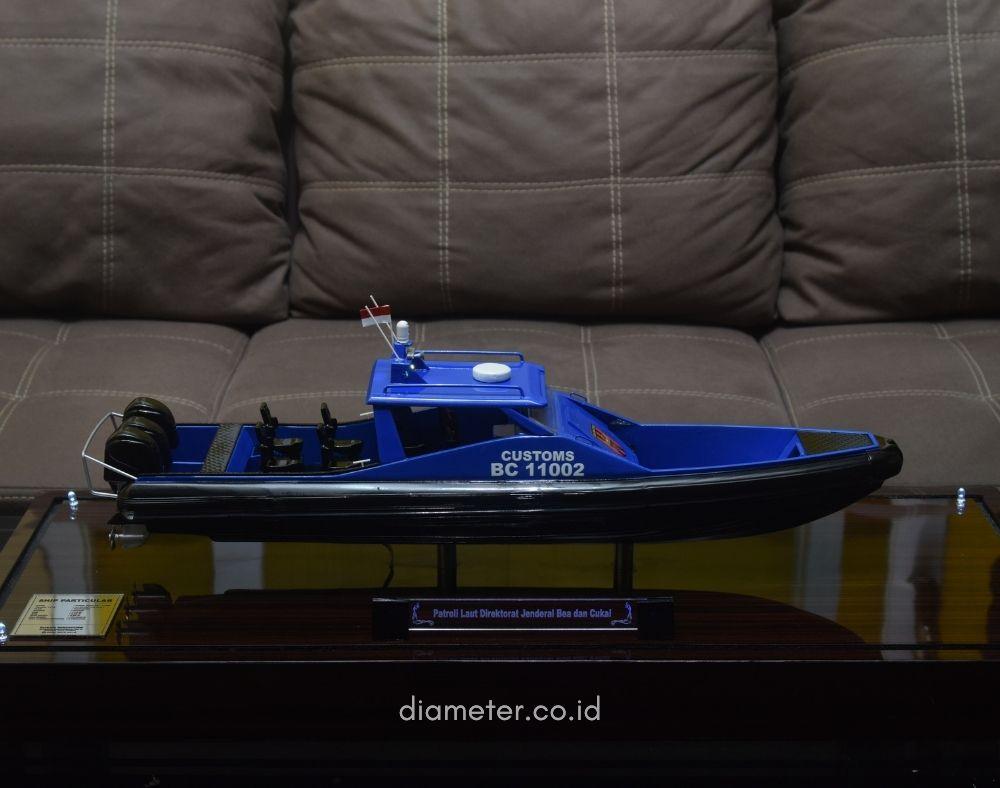 Kapal BC CUSTOMS 11002