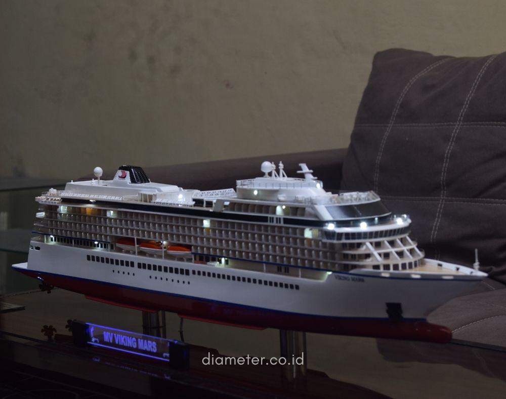 Kapal Pesiar Cruiseline Viking