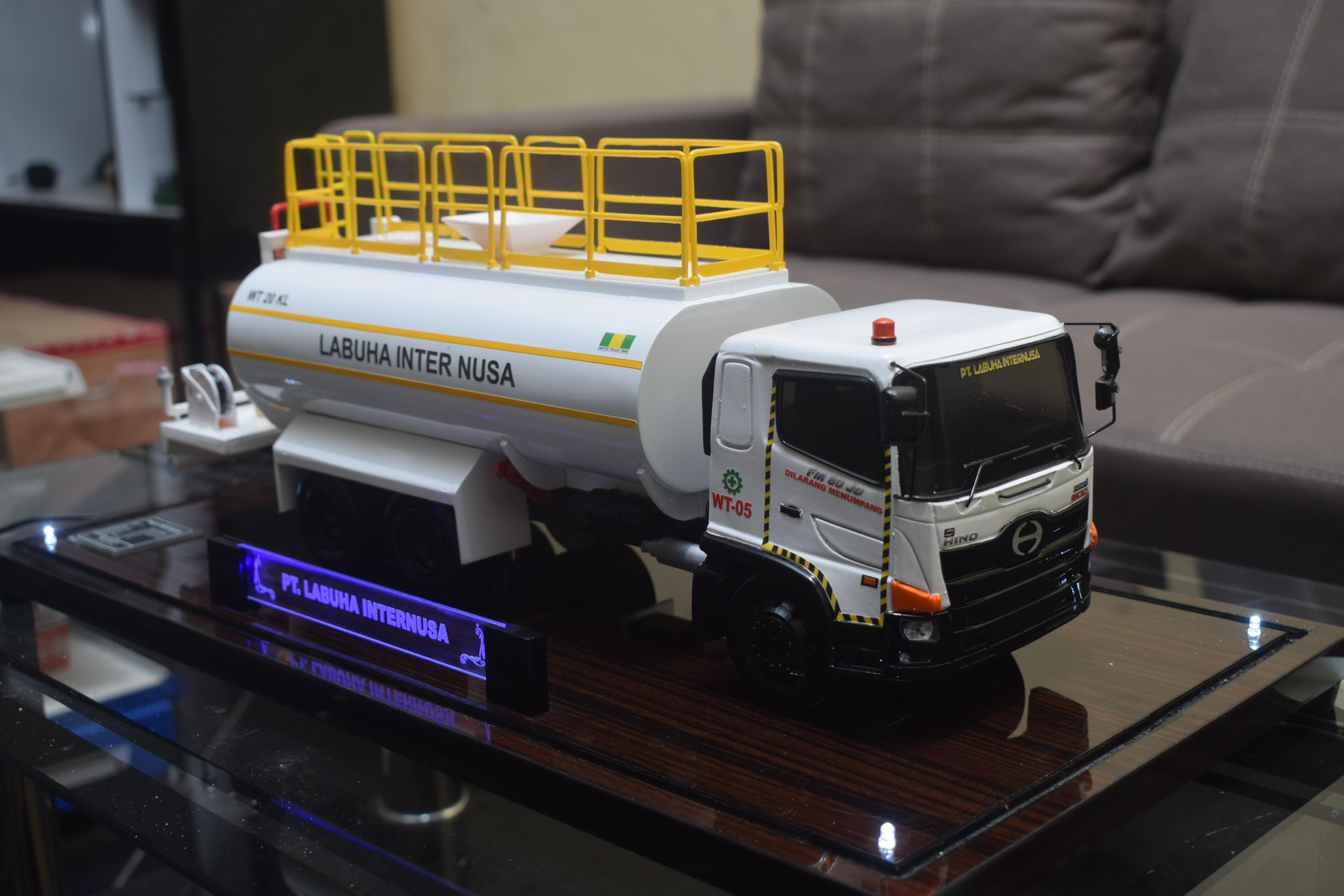 Truk Tanki Waterlube Star Wagen