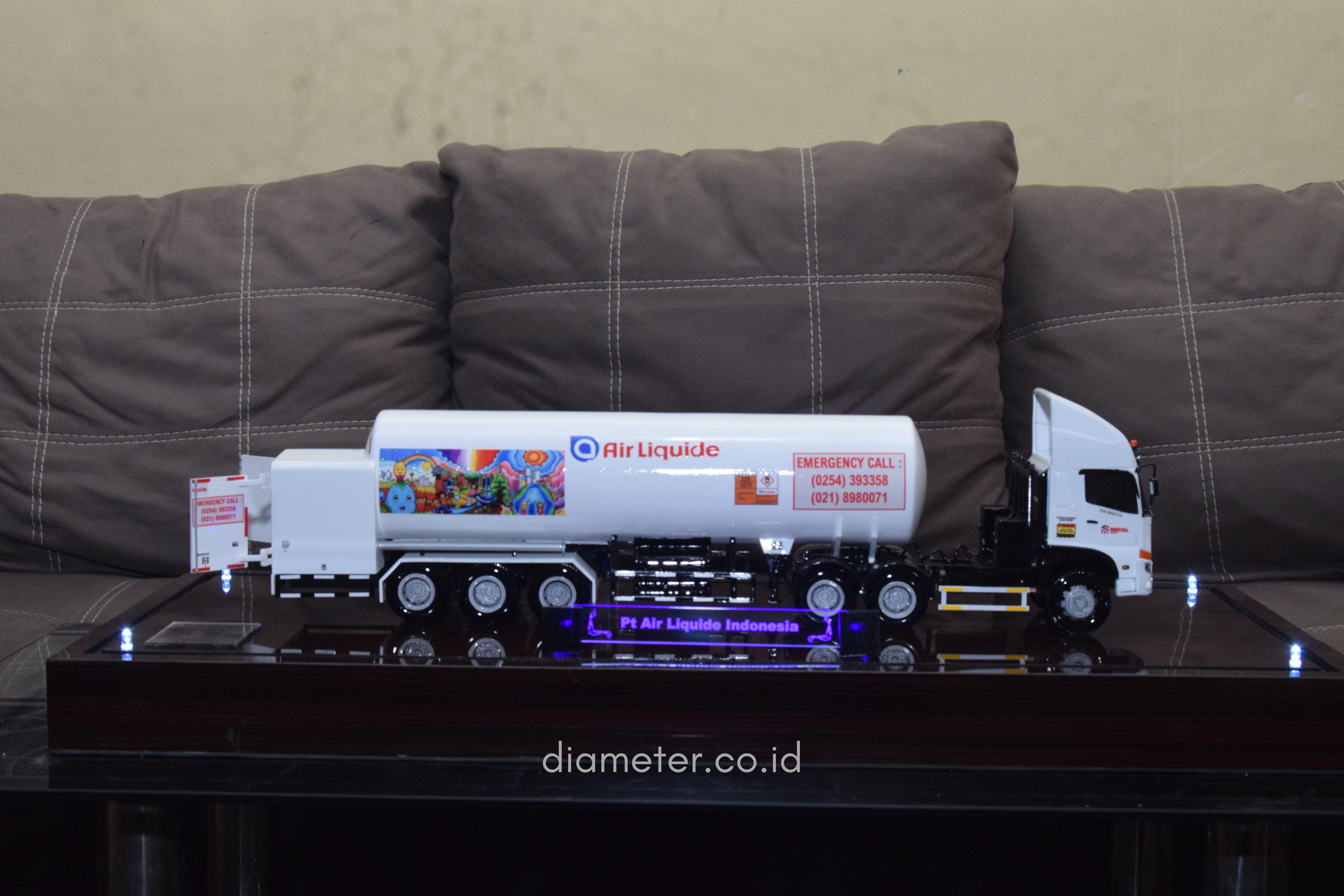Truk Tanki Air Liquid