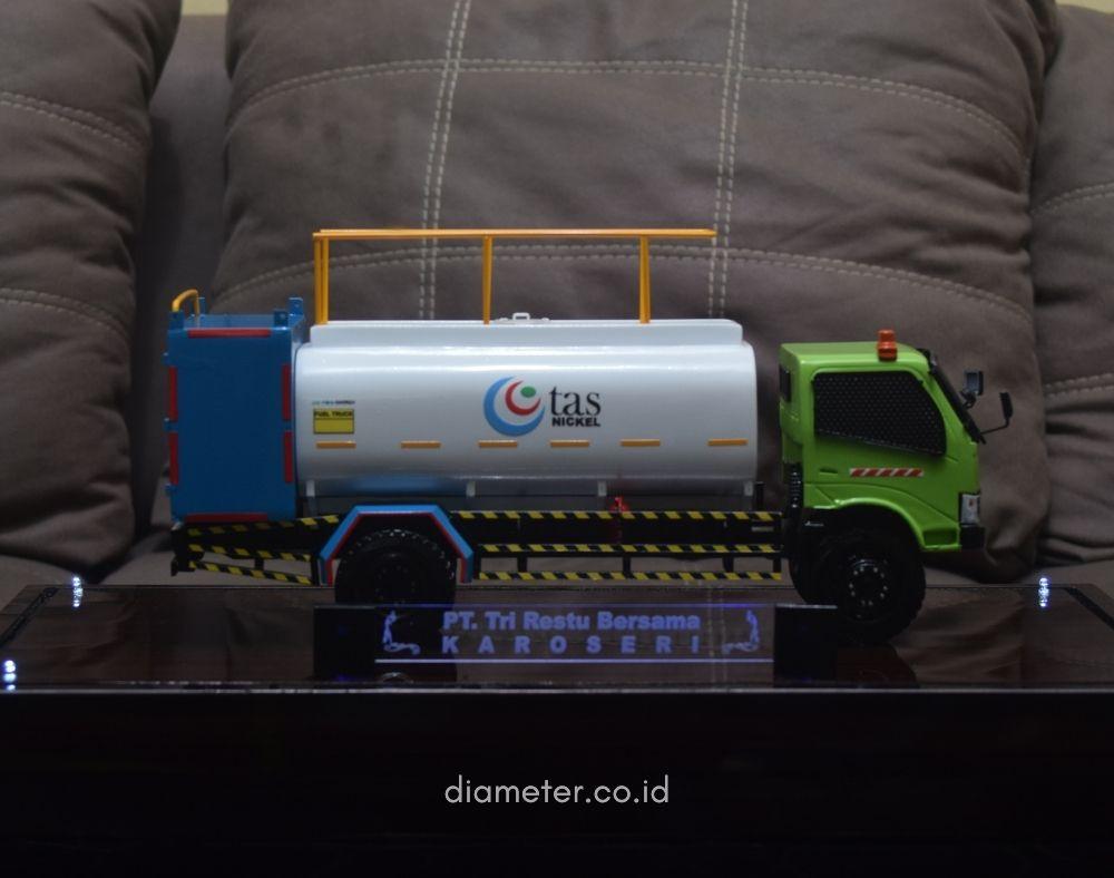 Truk Tanki Tas Hino 300