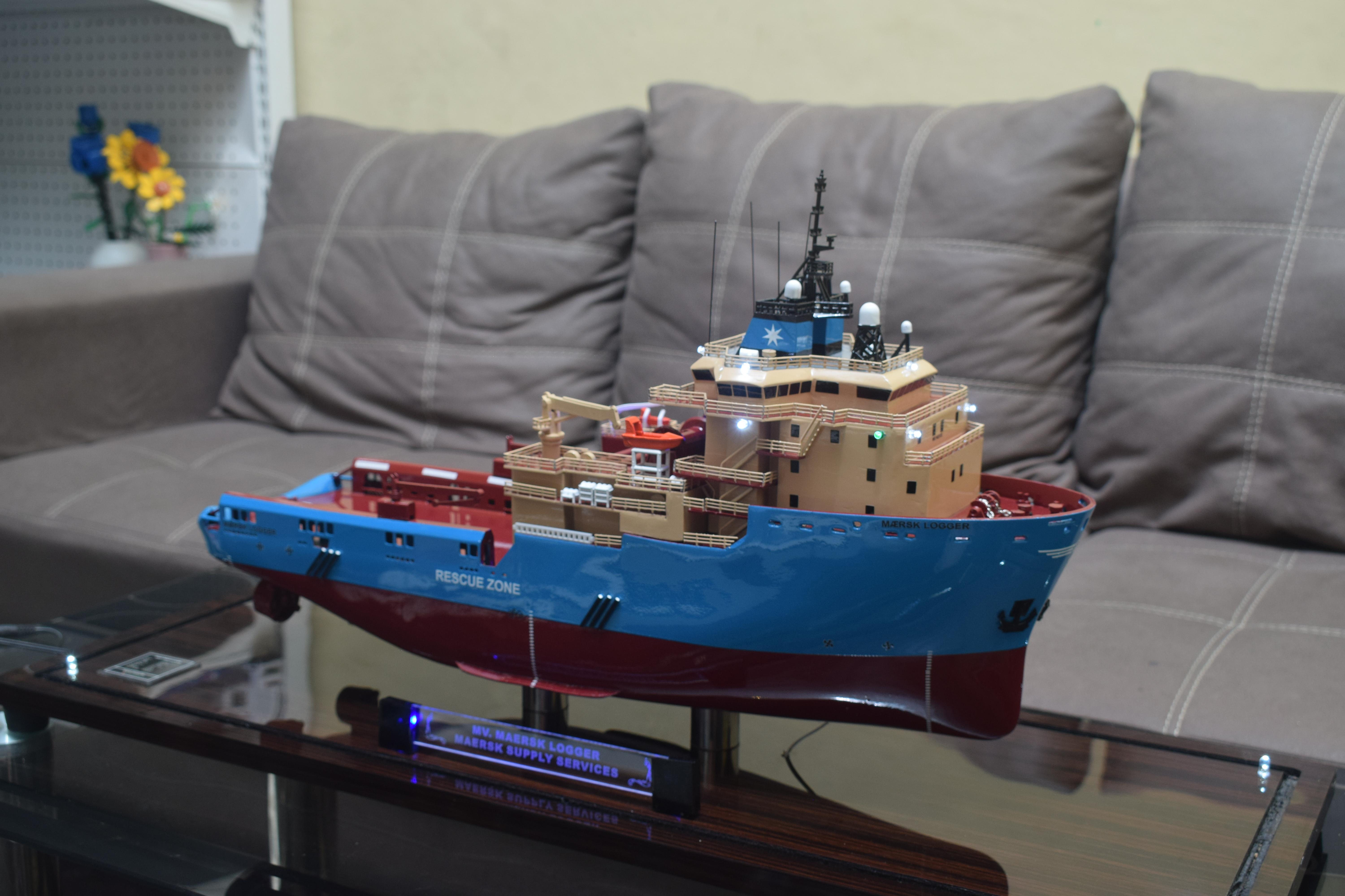 Kapal Supply Maersk Logger