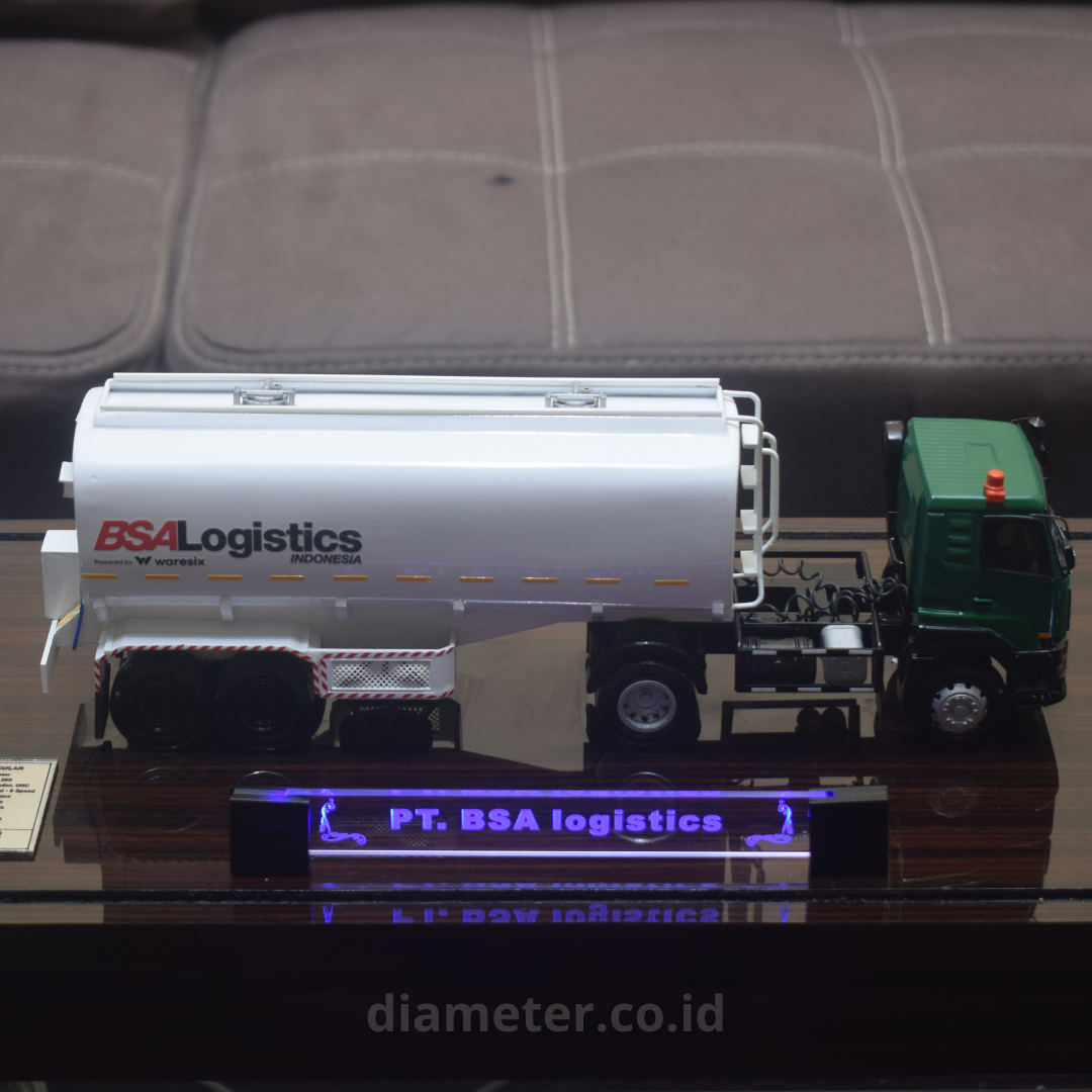 Truk Tanki BSA Logistik