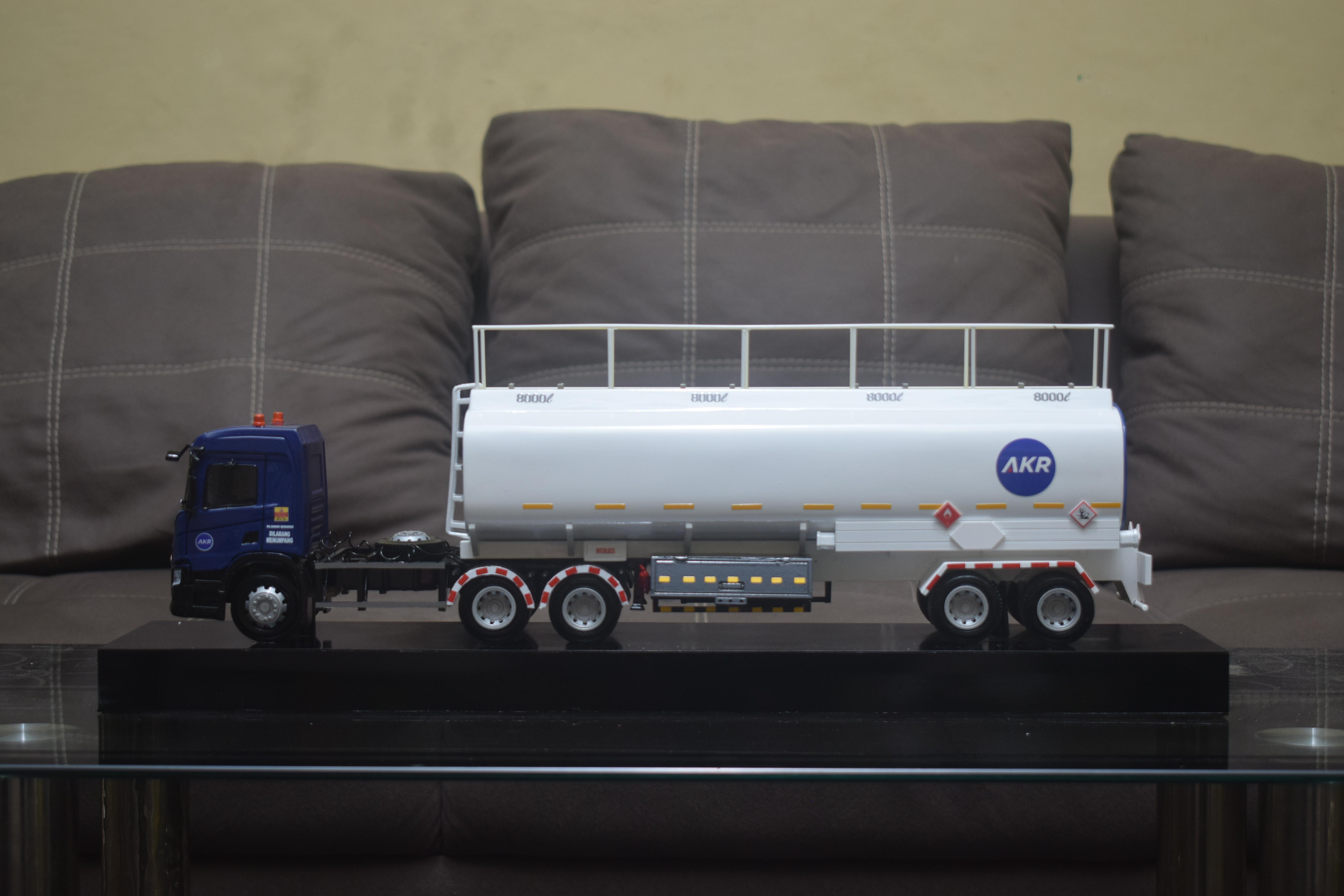 TRUK TANKI AKR MODEL SCANIA