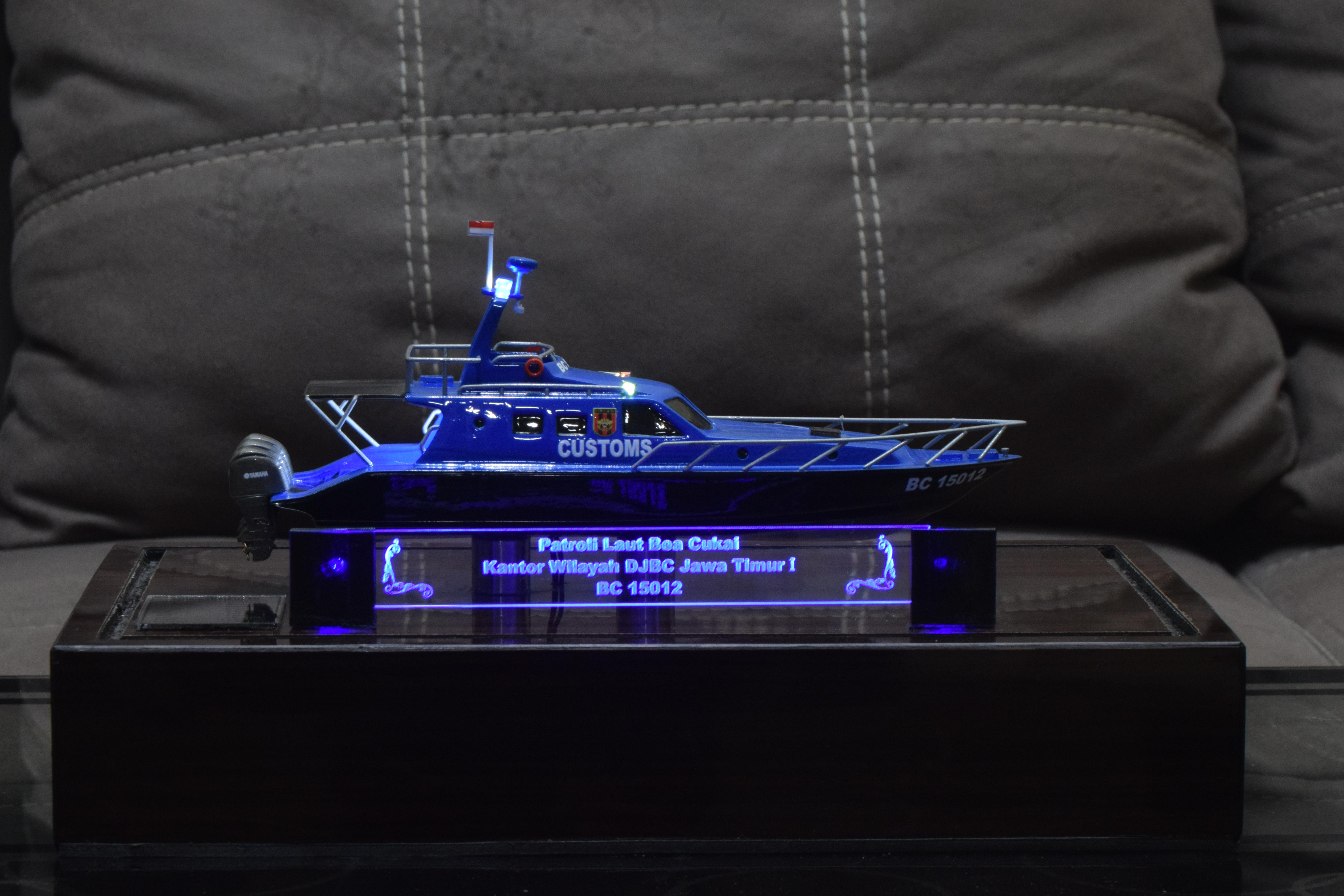 Speedboat BC Customs 15012