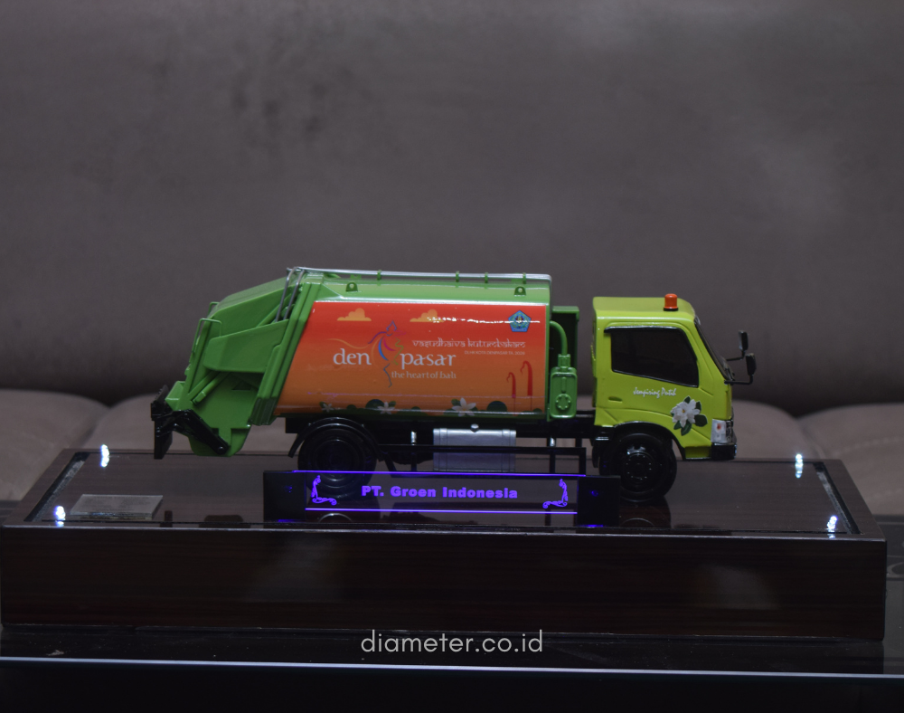 Truk Compactor