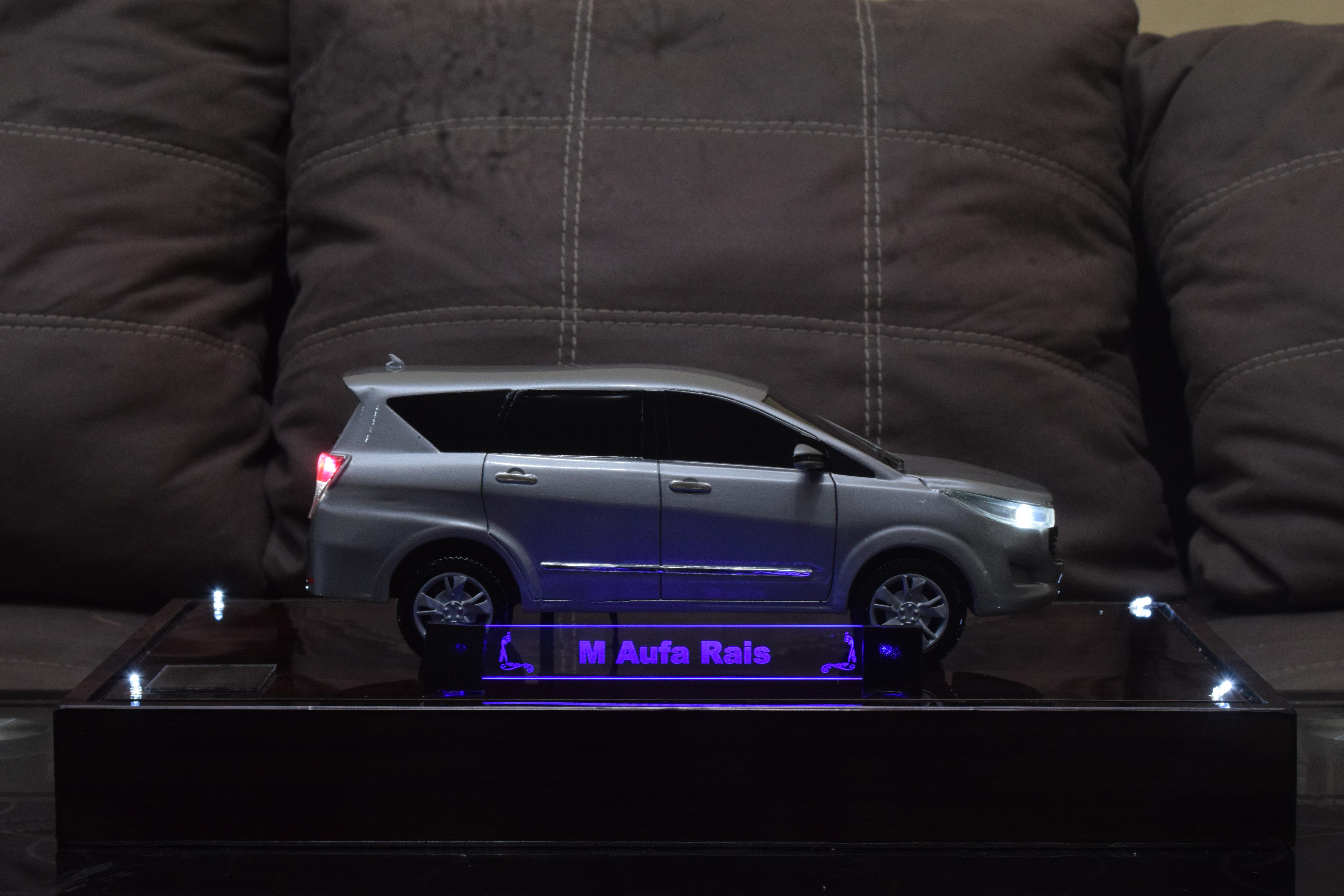 Mobil Kijang Innova