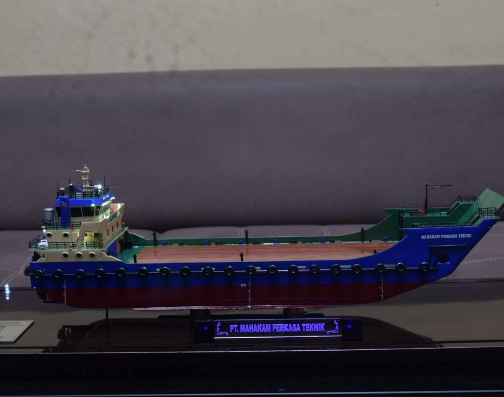Kapal LCT Mahakam Perkasa Teknik