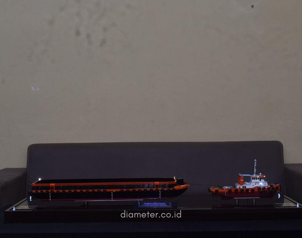 Kapal Tongkang Megah Armada VI + Kapal TB. Chloe 03 70+30 cm