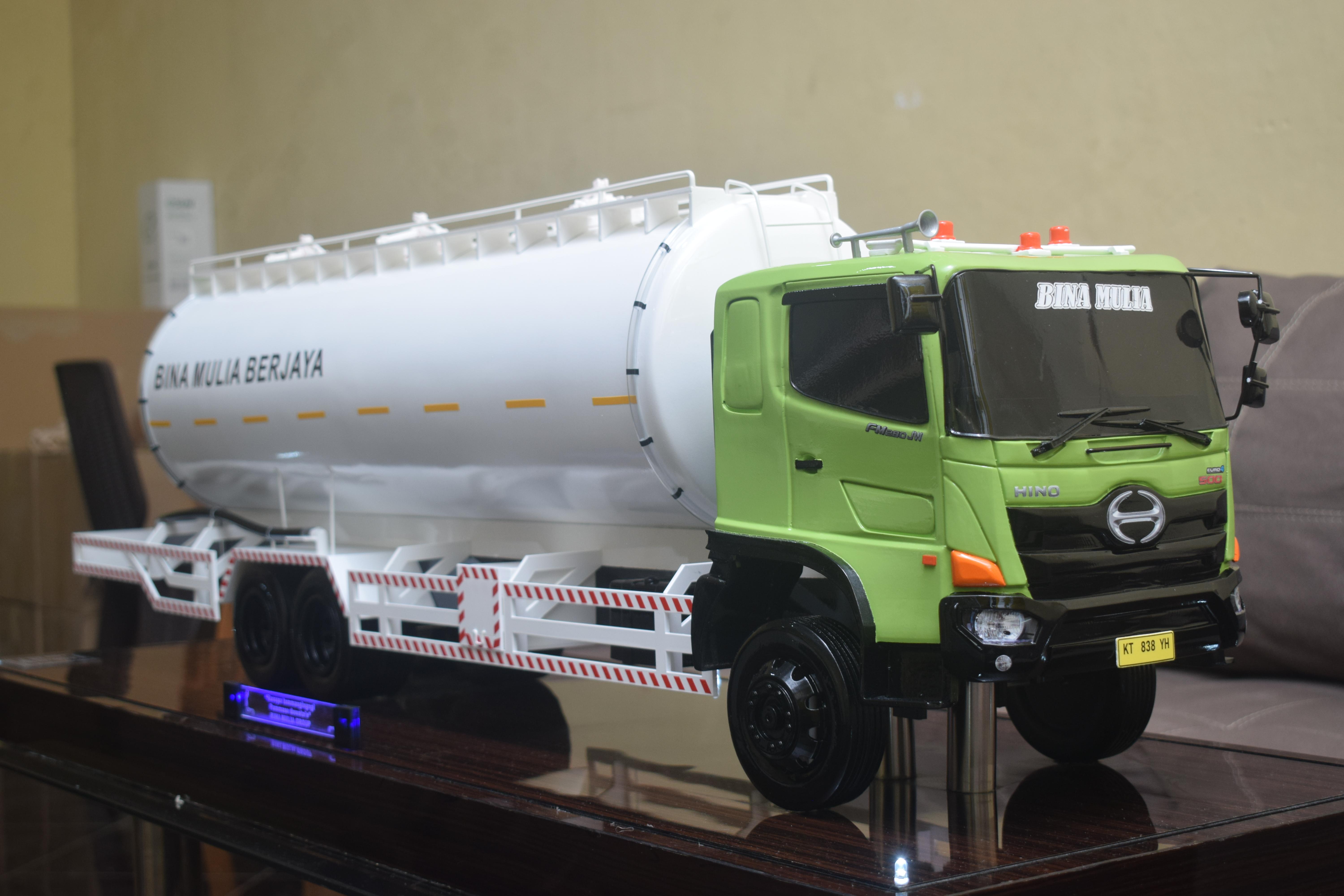 Truk Tanki Bina Mulia Berjaya