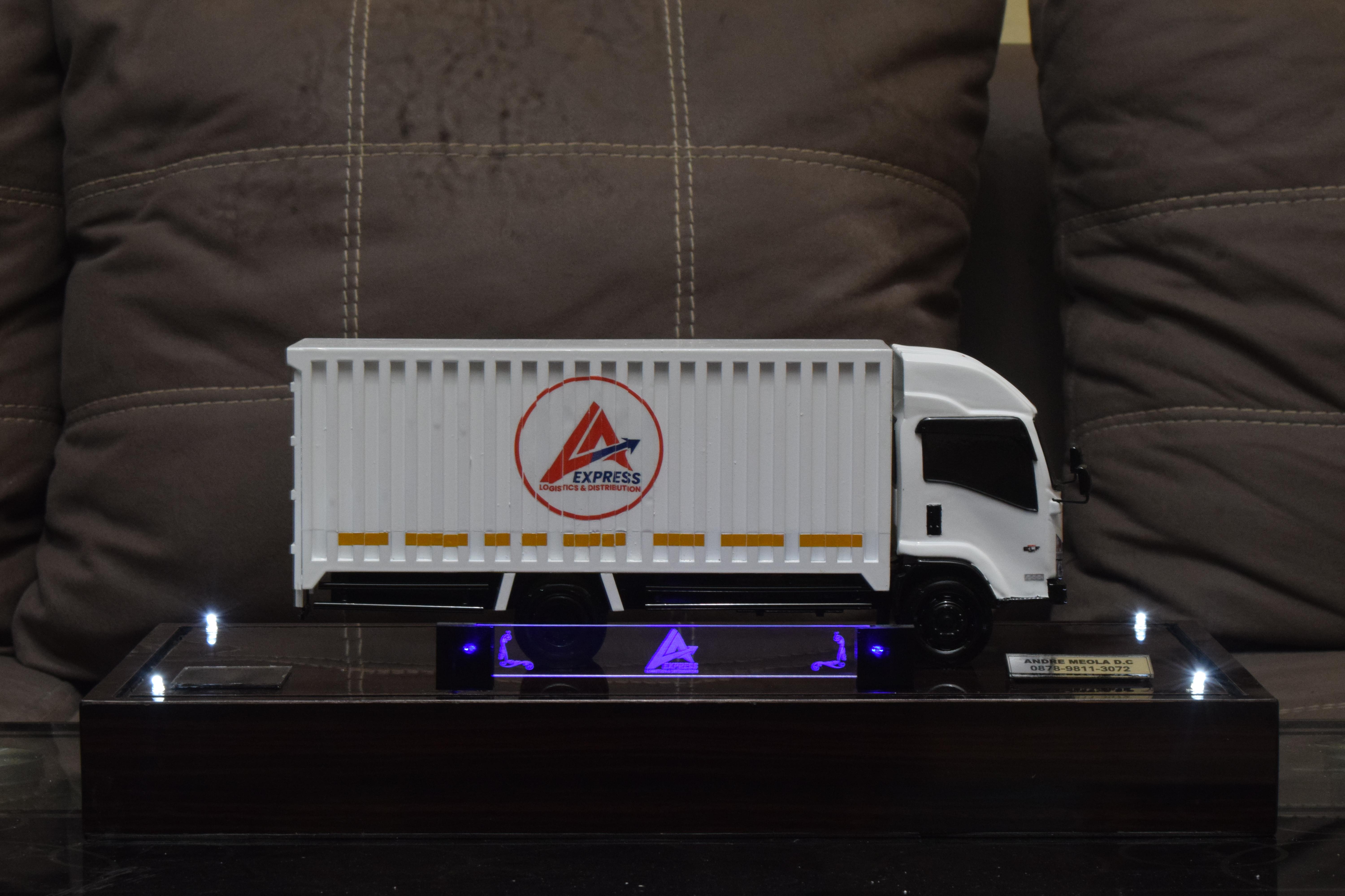 Truk Box Model Isuzu